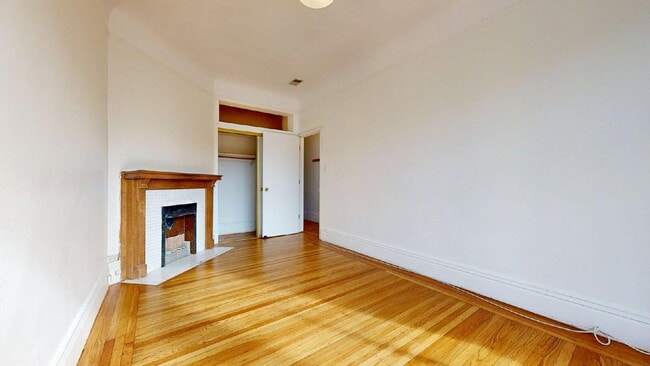 Photo - Bright Top-Floor 2BR / 1.5BA Apartment North of Panhandle & Next to Golden Gate Park