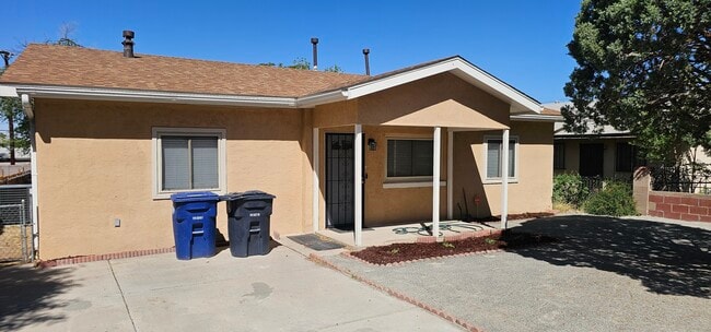 Building Photo - 1505 Walter St SE