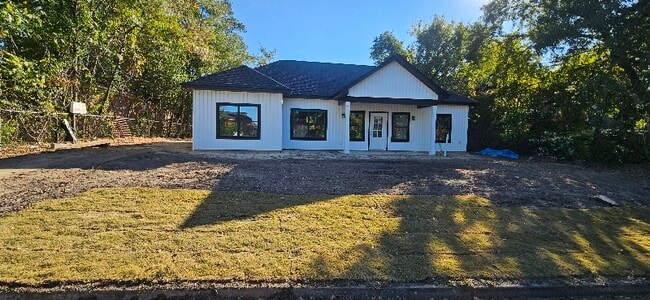 Photo - 3112 St Louis St