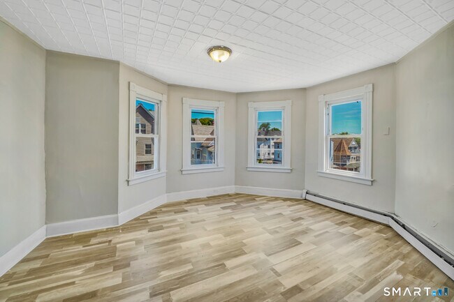 Photo - 221 Willow St Unidad 3rd Floor