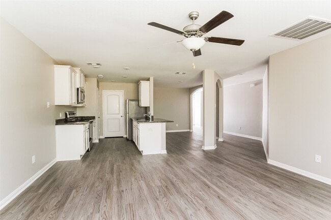 Building Photo - 23055 Bellini Dr Rental