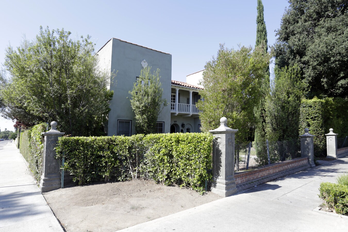 Chestnut Avenue Apartments - Chestnut Avenue Apartments