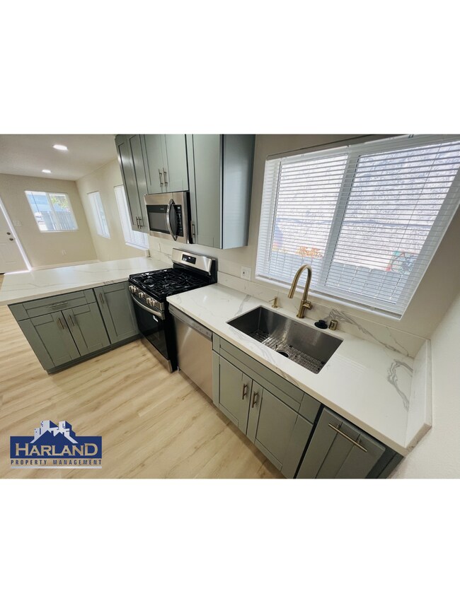 3845-3851 Menlo Avenue - 3849-