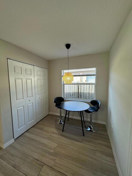 4020 E Louisiana Ave