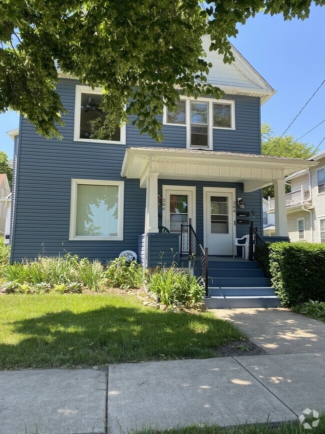 Building Photo - 208 Wilder St Unit 2N Rental
