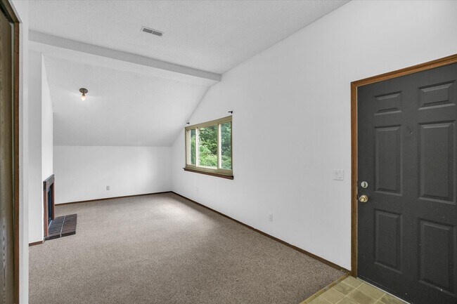 Photo - 1617 Lyndhurst W Dr
