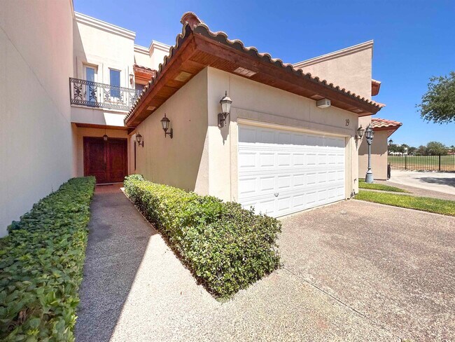 Photo - 2110 Bermuda Dr Unidad 19