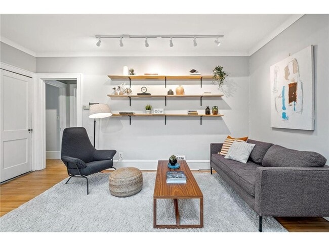 Photo - 972 Watson Ave