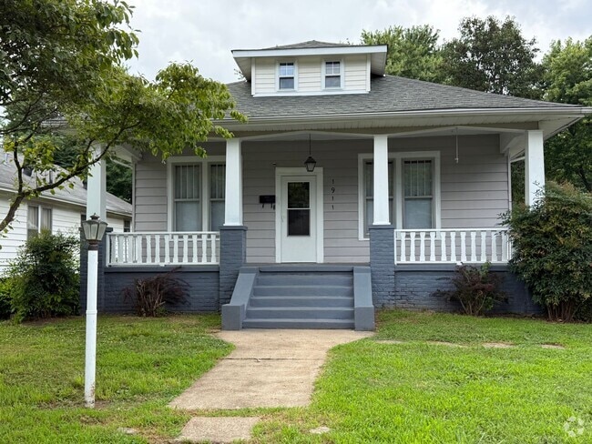 Building Photo - Beautiful 3 bedroom Craftsman  for rent Rental