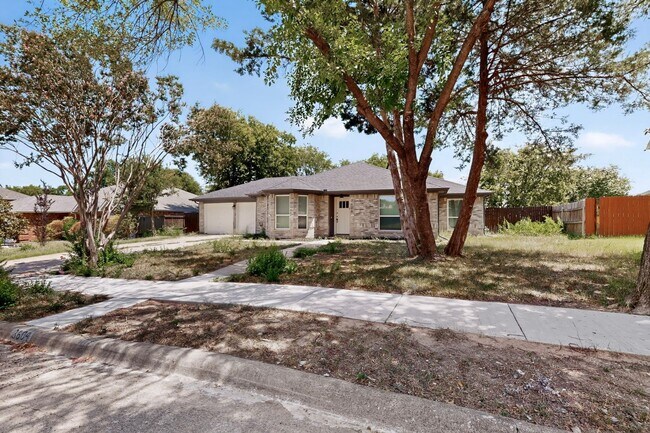 3604 Lily Ln