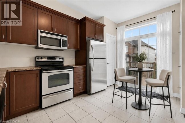Photo - 541 Winston Rd