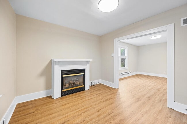 Photo - 1358 Pierre Ave Unit Upper