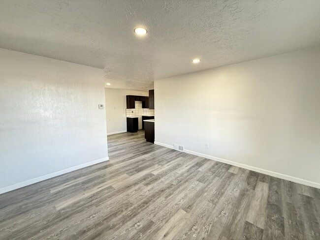 Photo - 904 W Robinson St