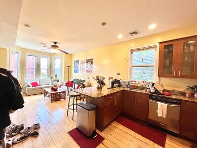 Photo - 731 Parker St