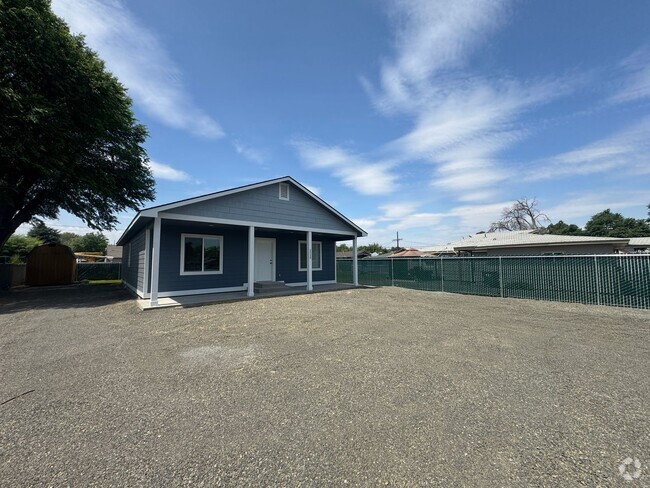 Building Photo - Non-Refundable & Security Deposit Total: $... Rental