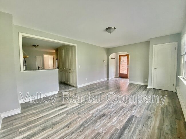 Photo - 72 Lyman St