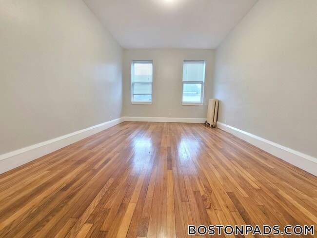 Photo - 48 Clark Ave Unidad 1L