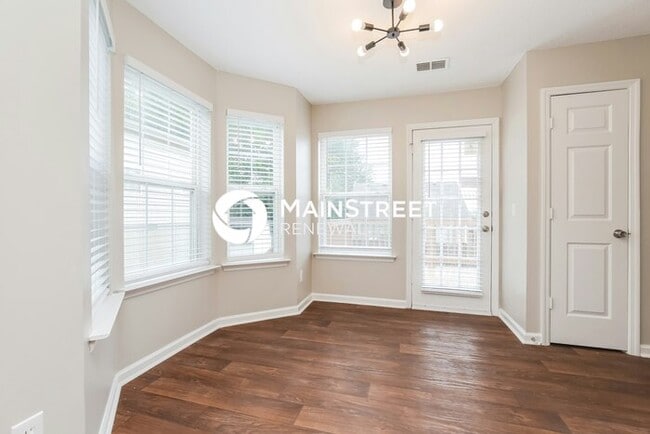 Photo - 3 Bedroom Pet-Friendly Home in LA VERGNE, TN with Main Street Renewal