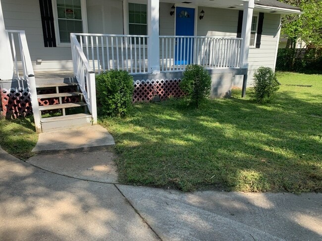 Photo - 1246 Westmont Rd SW