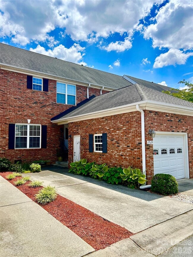 Building Photo - 2529 Madeline Meadow Dr