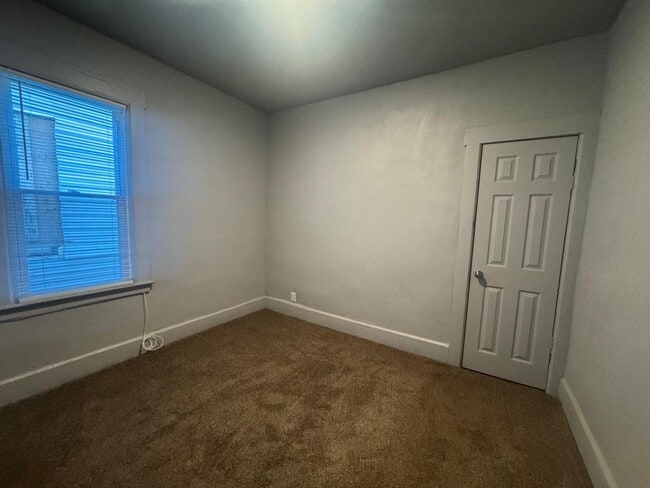 Photo - 4774 Belvidere St