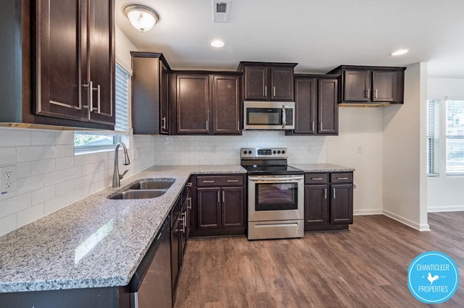 Photo - 536 Hobkirks Pl