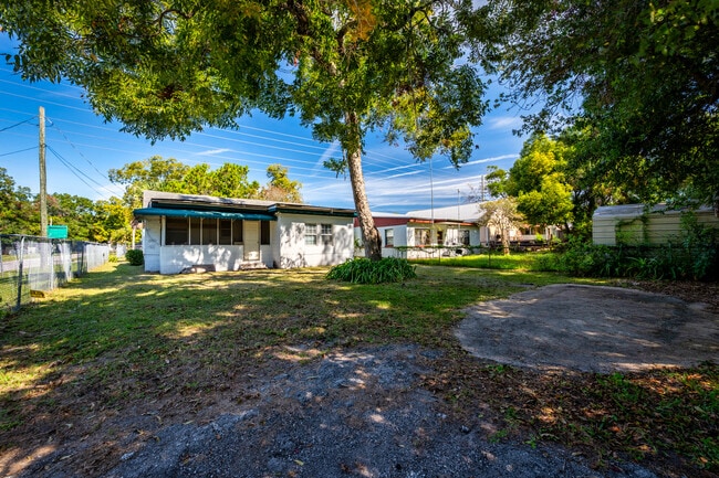 Photo - 1602 Wambolt St