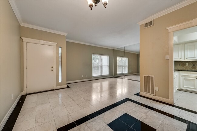 1300 Augusta Dr Unit 28