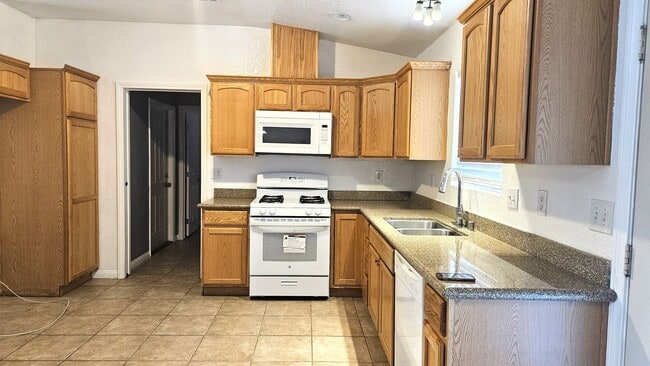 Photo - 10648 Peach Ave