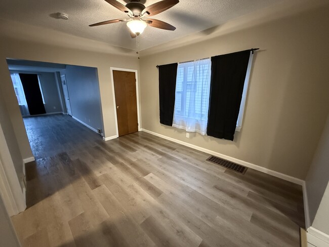 Photo - 380 Falconer St. Unit Lower