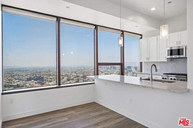 Photo - 1100 Wilshire Blvd Unit 3011