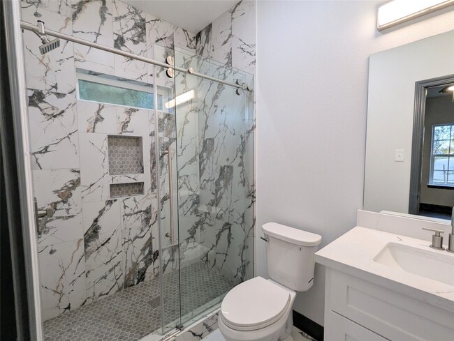 Photo - 1028 Francis Dr Unidad A