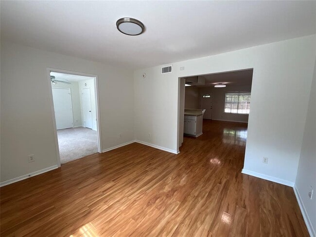 Photo - 7707 Watson St