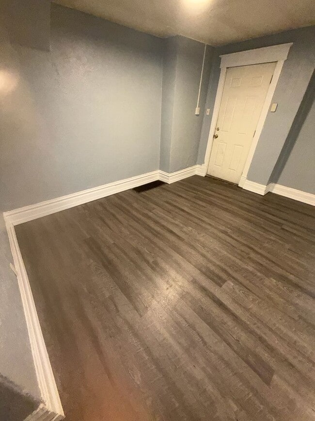 Photo - 736 Lawndale Ave Unit 1