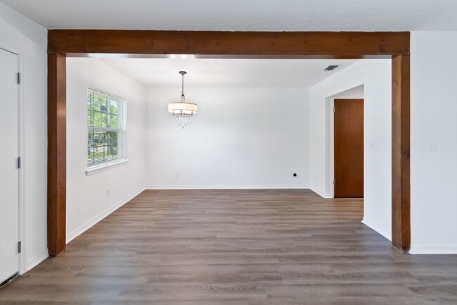 Photo - MOVE IN SPECIAL- Beautiful Newly Renovated 2/1 Duplex in St. Cloud - No HOA
