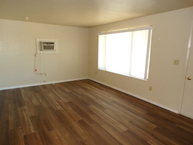 Photo - 33-2 Unit 1