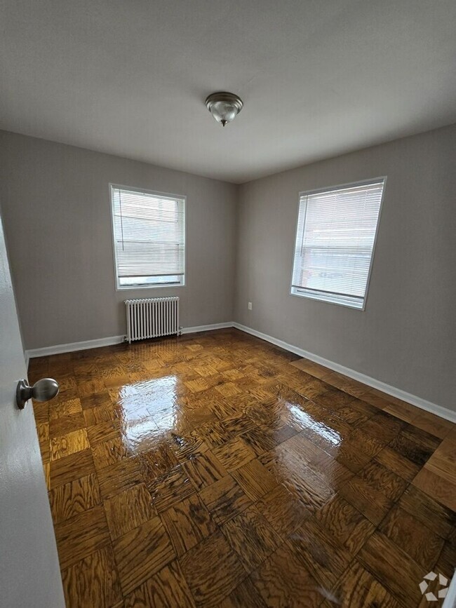 Building Photo - 136 Kenilworth Avenue Northeast Unit 1B Rental