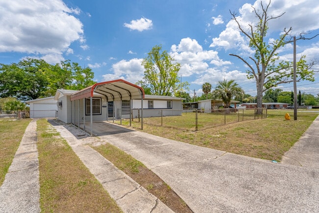 Photo - 2505 Lourdes Dr W