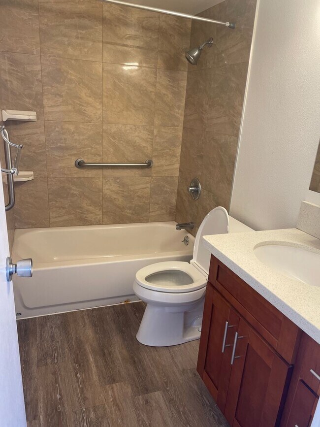 Photo - Victoria Plaza - Makiki/Punchbowl - 2/2/1 ... Unit 201