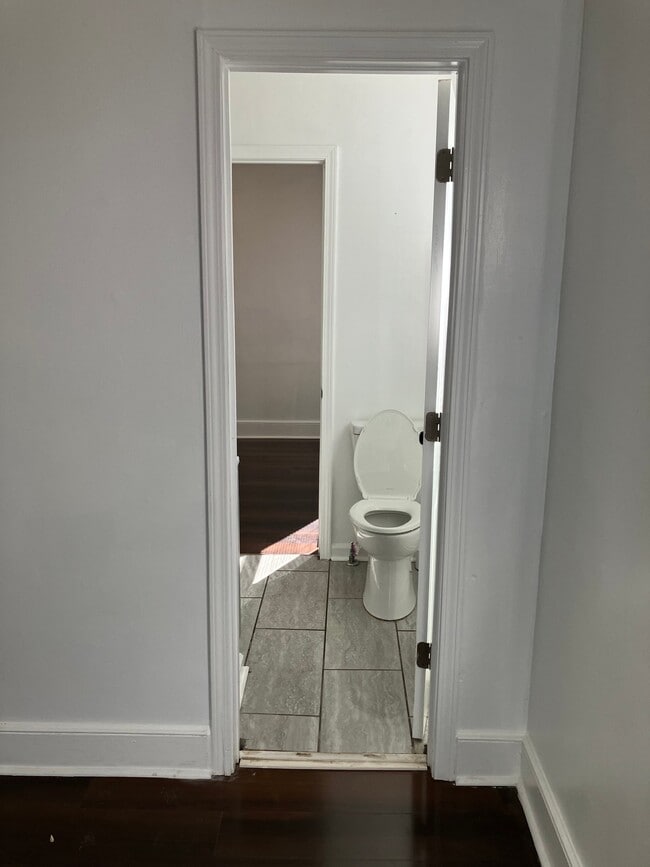 Photo - 203 Branham St