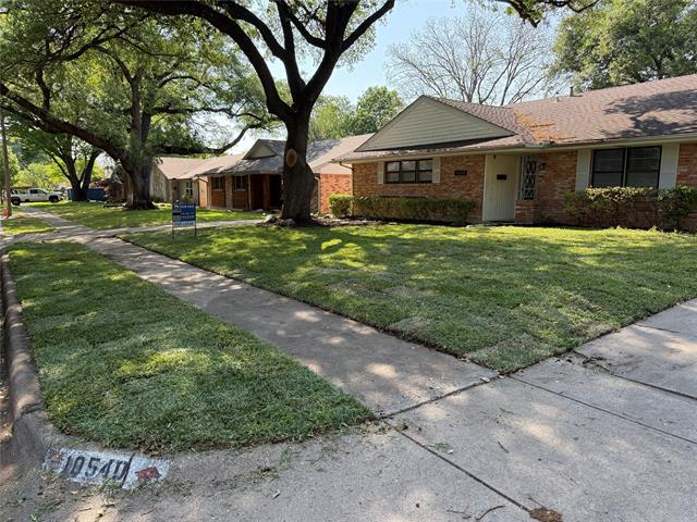 Photo - 10546 Mapleridge Dr