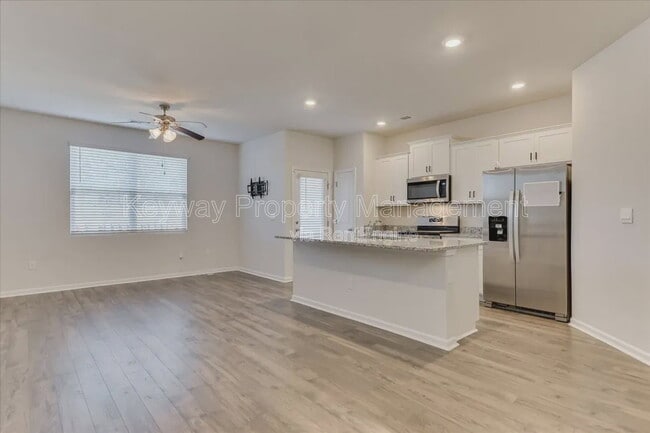 Photo - 930 Quaint Parish Cir