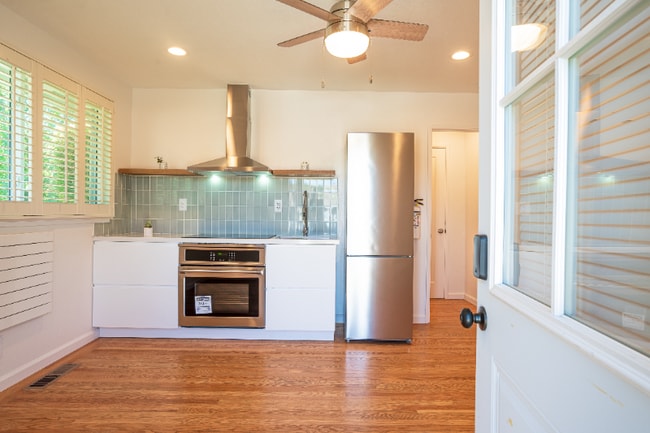 Photo - 3985 Royal Arch Dr Unit B