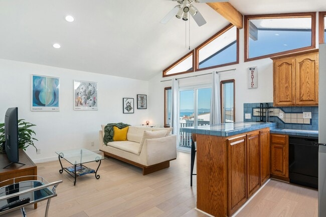 Photo - 208 Marine Ave