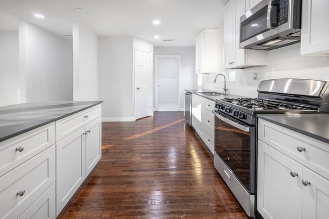 Building Photo - 3234 Berry St