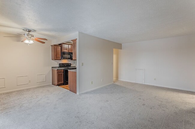 Delta Square Apartments - Lansing, MI