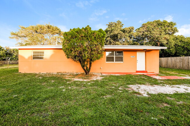 Building Photo - 1706 NW 14th Ave Rental