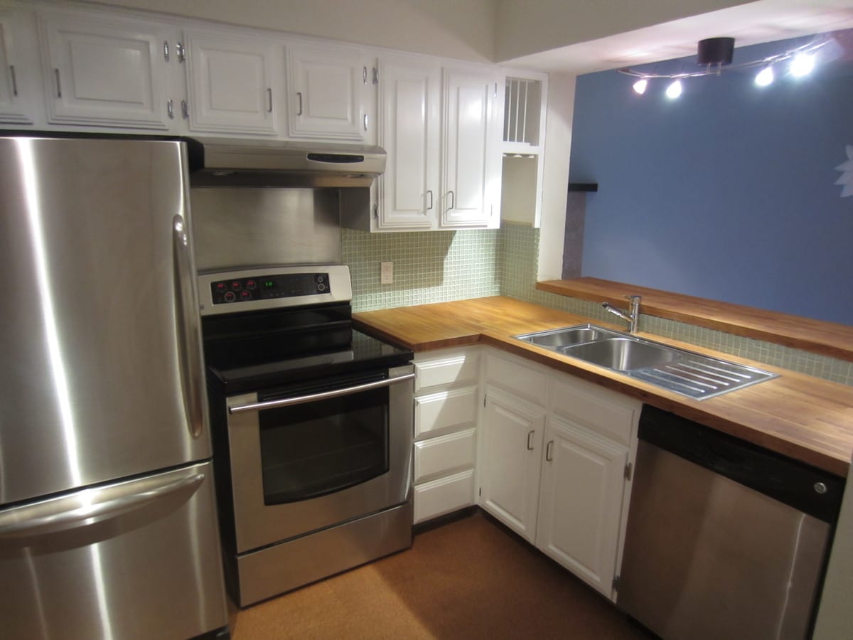 Kitchen - 5200 Martel Ave Condo