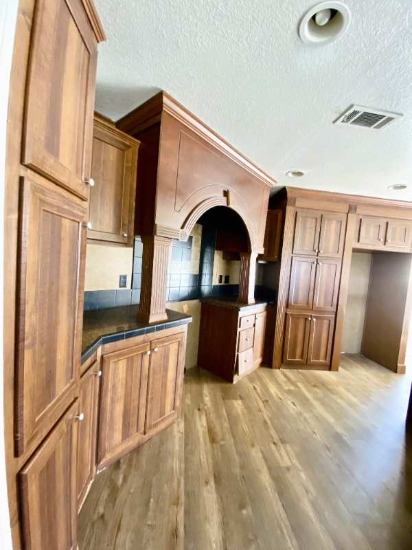 Photo - 415 Mostyn Ln