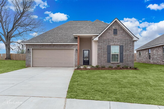 Building Photo - "Charming 3-Bedroom Bossier City Home with 2 Full Baths and 1848 Sq Ft of Comfort!"
